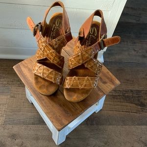 2/$25⭐️Sbicca Platform Wedges